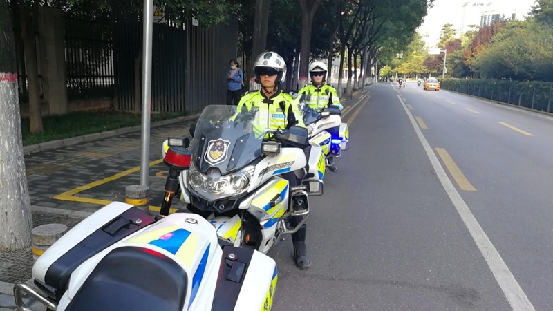 西安交警指揮中心“開學(xué)首日”指揮崗全員上崗，嚴(yán)防發(fā)生長(zhǎng)時(shí)間、大面積交通擁堵。西安市交警支隊(duì)供圖