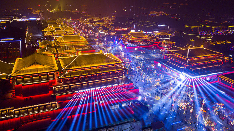 大唐不夜城景區夜景。曲江文旅股份供圖