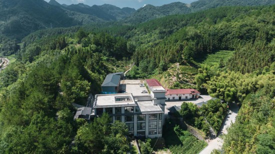 蒿坪鎮金石村“喬家大院”農家樂航拍圖。常洪萍供圖